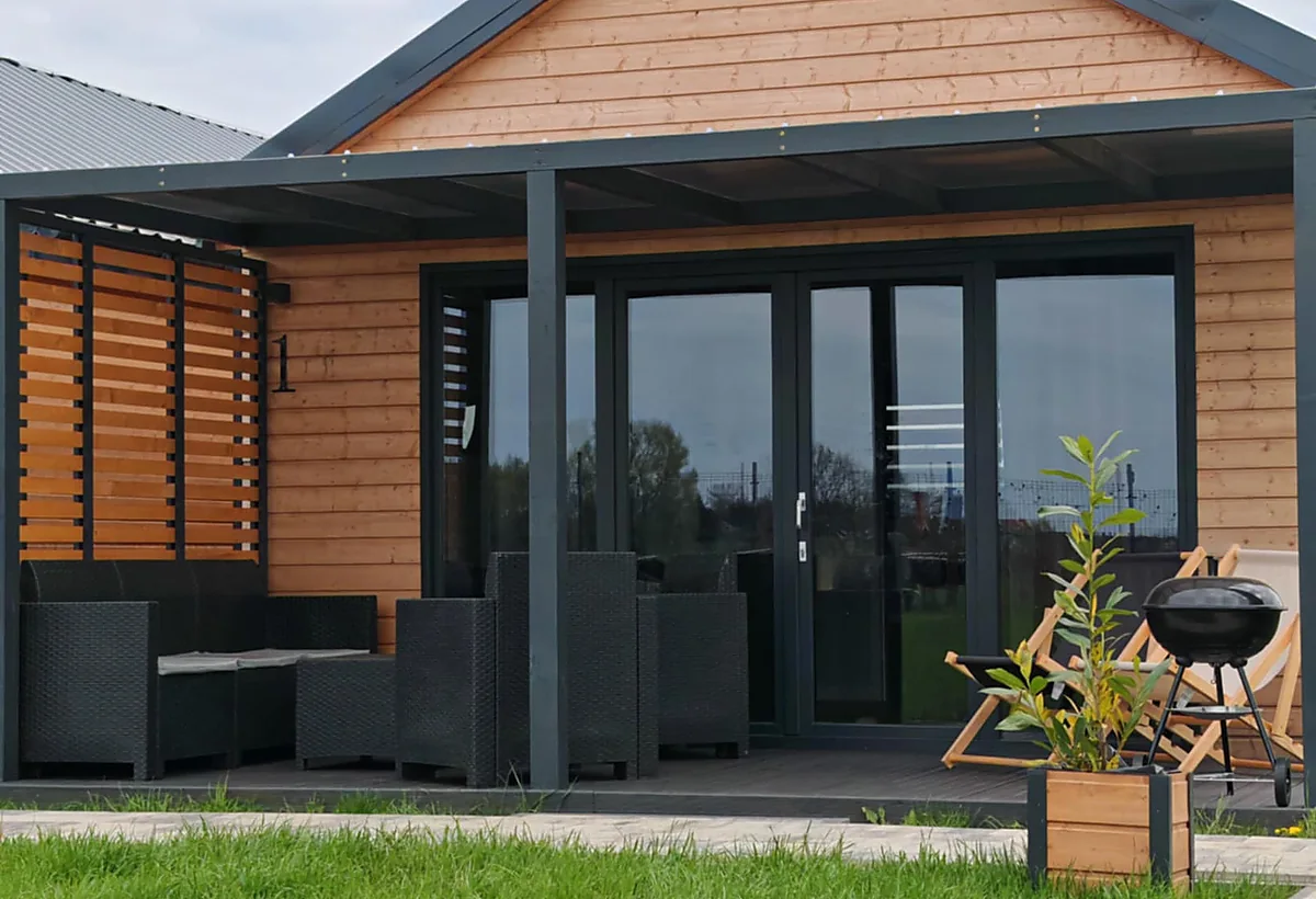 Ferienhaus RELAXO Rewal mit Terrasse, Gartenmöbeln und Grill
